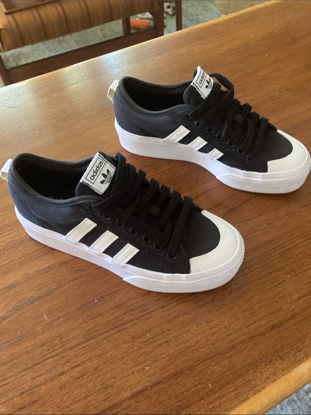 WOMENS ADIDAS NIZZA PLATFORM SIZE 9 EUC - Picture 3 of 7